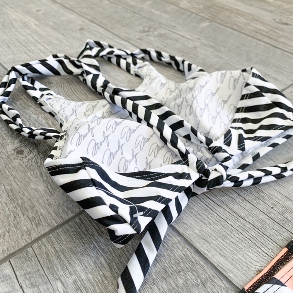 👙SALE $30 👙 NBW MODCLOTH Black and white swimsuit - Picture 8 of 10